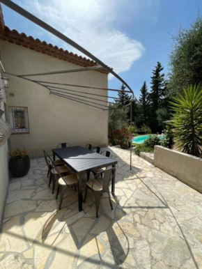 Villa Emery 555